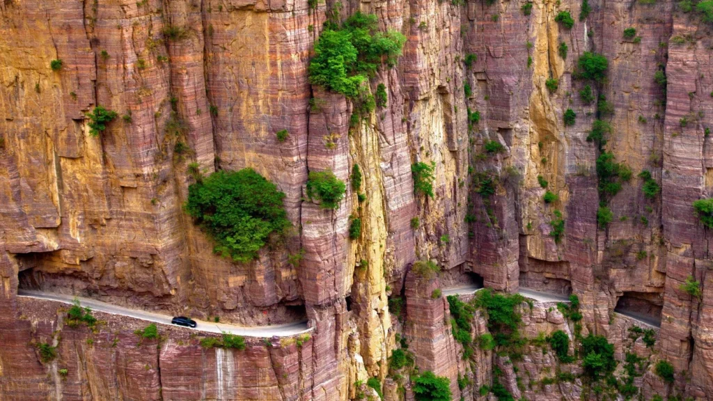 Guoliang Tunnel Road- Dangerous roads