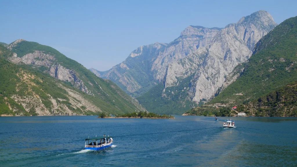 KOMAN LAKE-ALBANIA-Julien Maury FLICKR
