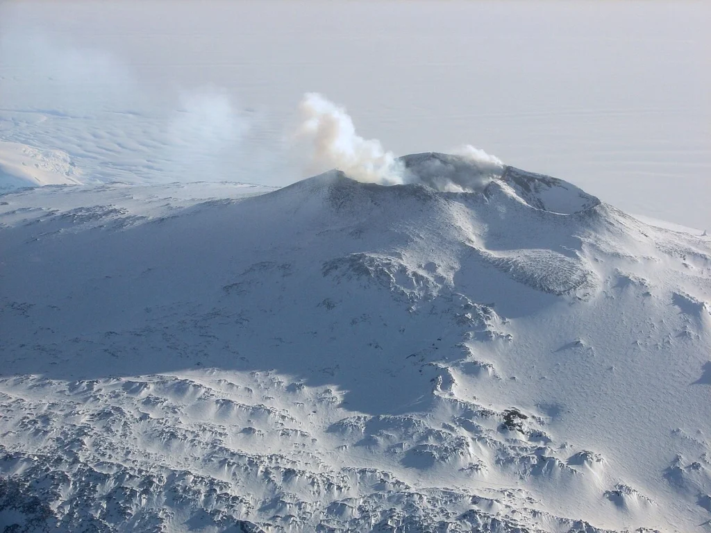 MOUNT ERABUS-ANTARTICA