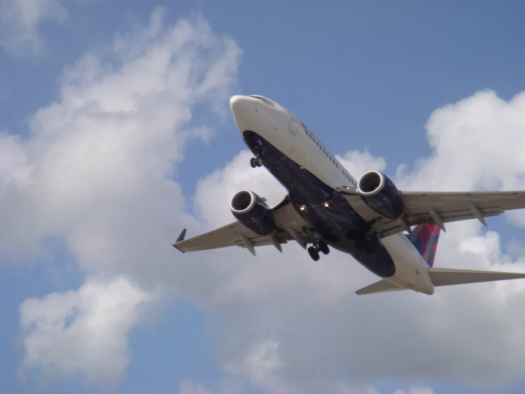 airplane takeoff noise
