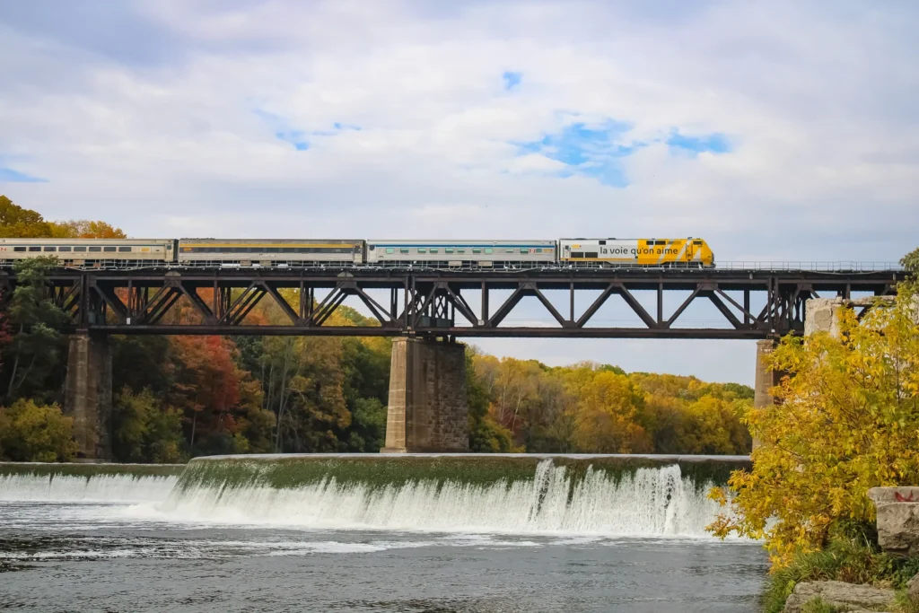 THE CORRIDOR TRAIN CANADA