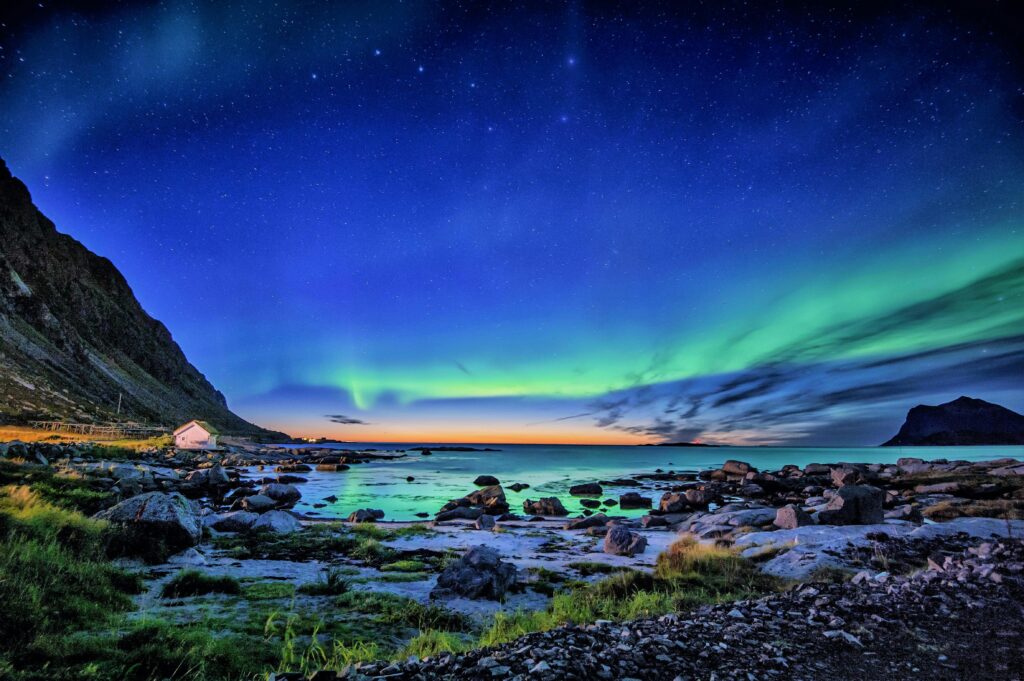 luxury northern lights tour