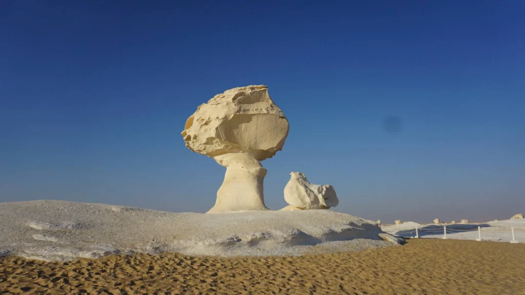 Photo: Elias Rovielo | Flickr | White desert