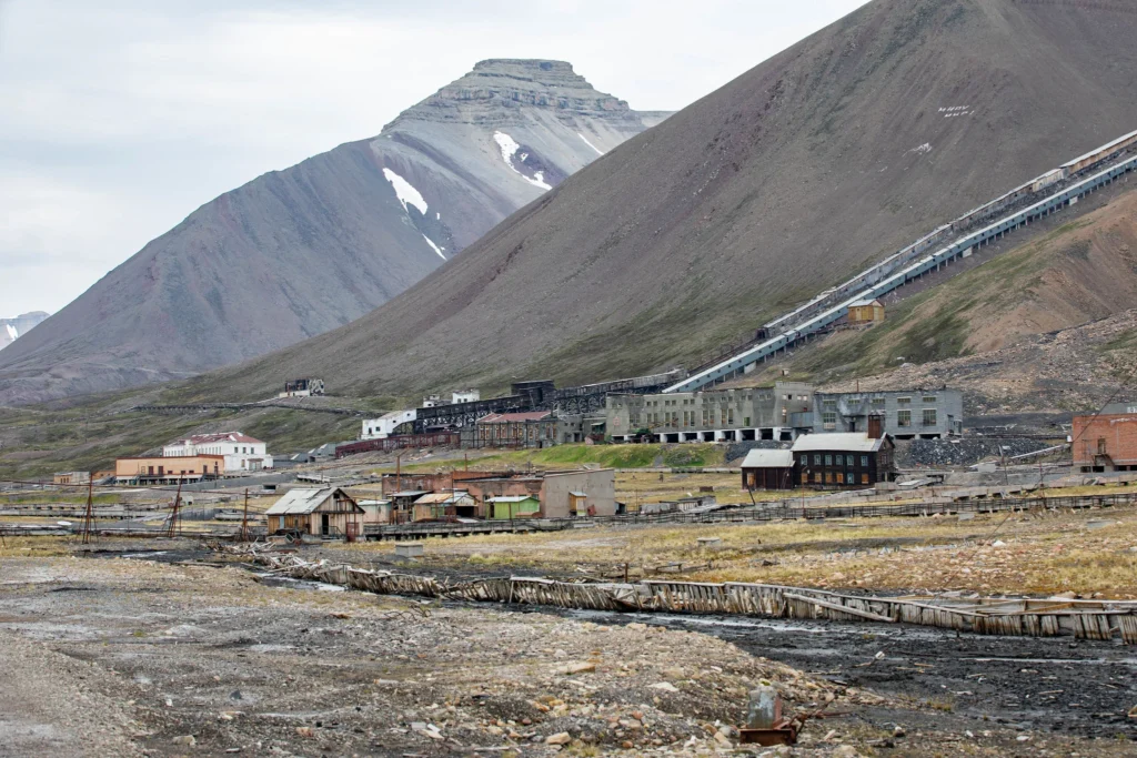 Pyramiden- Abandoned places