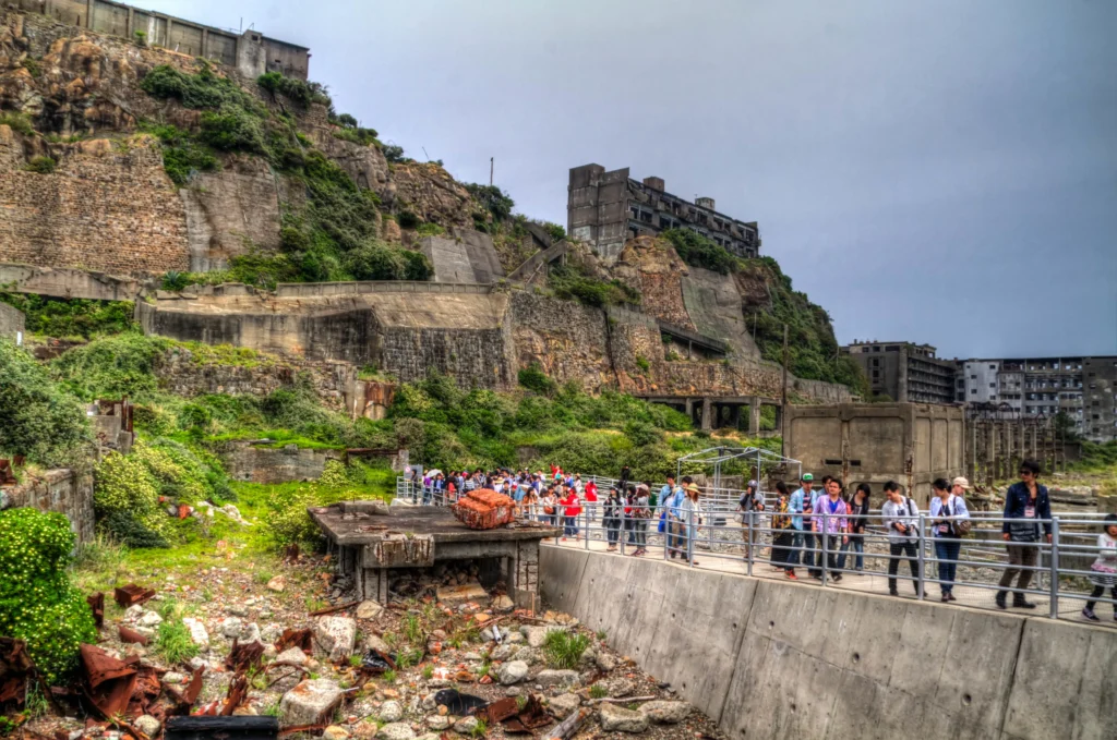 Hashima-Island-ruins