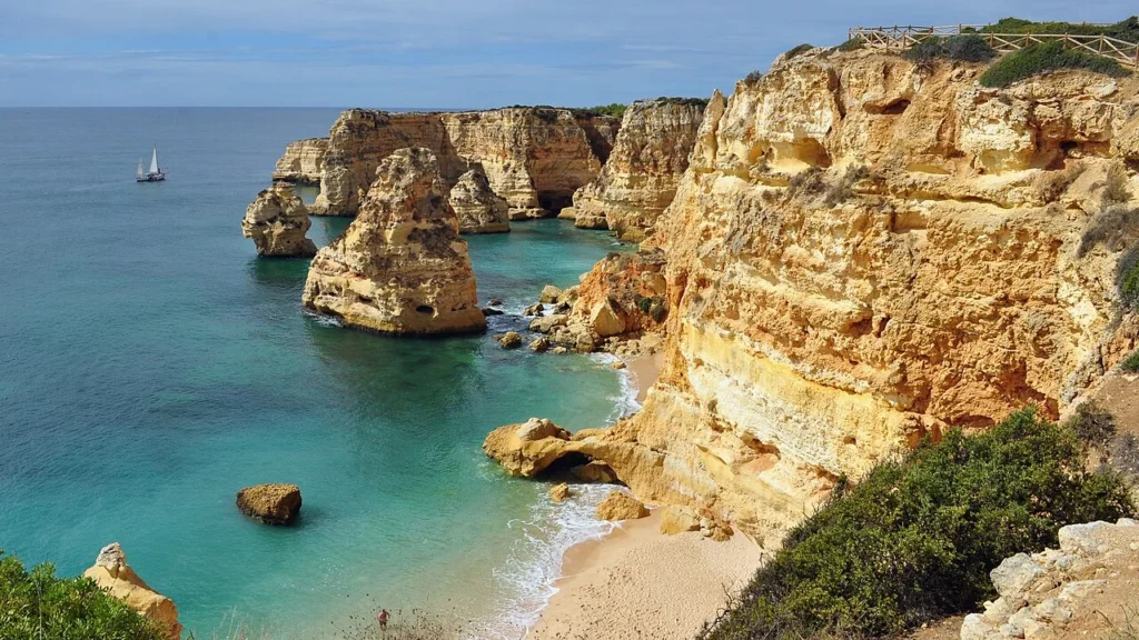 Praia da Marinha, Portugal